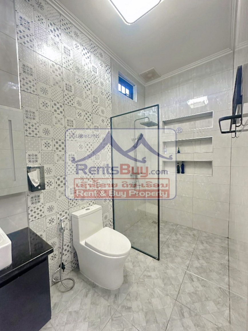 houseforrent15 6589-Modern 5-Bedroom Luxury Home in Prestigious Chanthabouly District