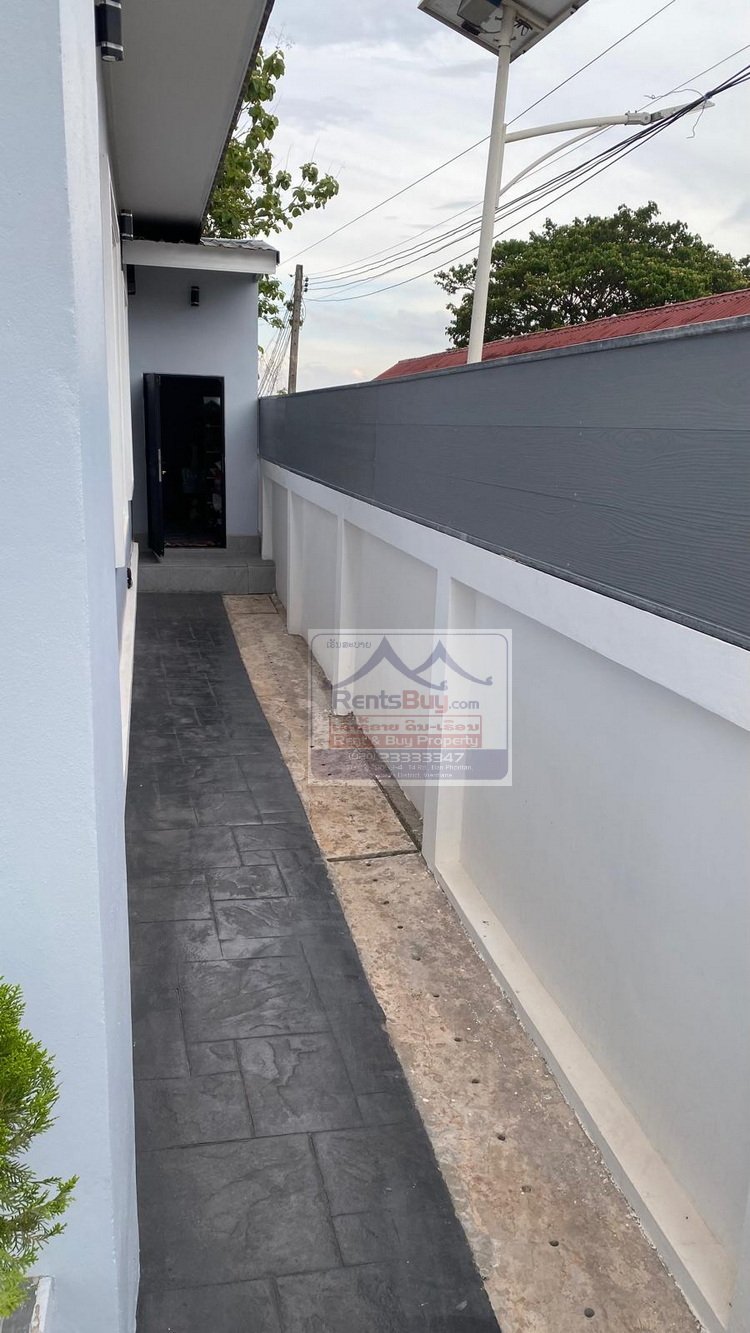 6551-Prime Property for Sale in Sikottabong District Spacious 3-Bedroom Home with Investment Potential