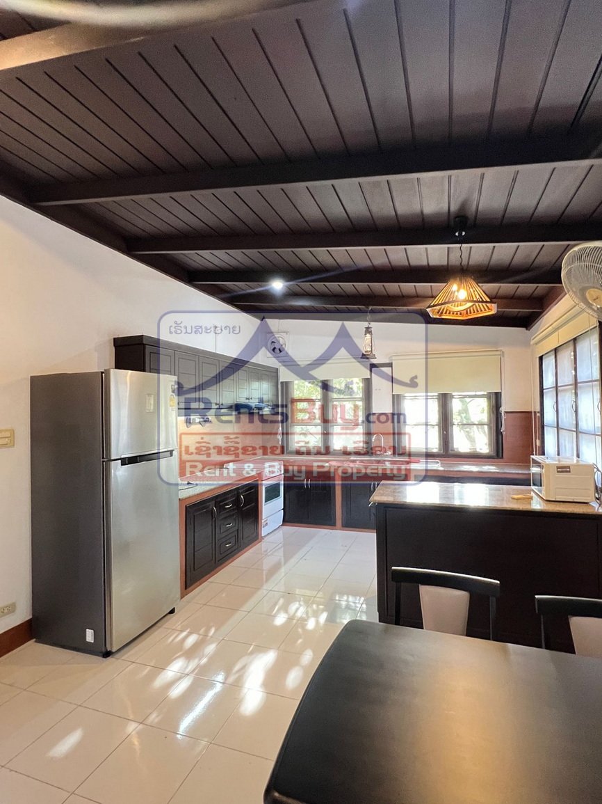 6618-Charming Lao-Style Villa for Lease in Central Vientiane – Spacious, Secure, Fully Furnished