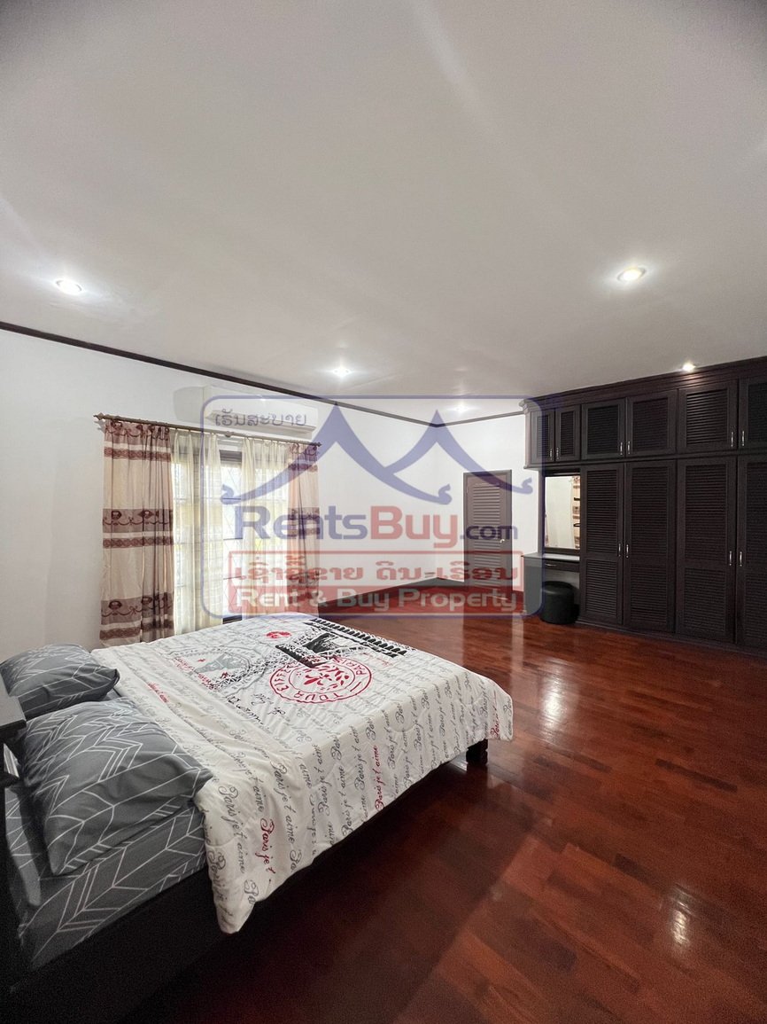 6618-Charming Lao-Style Villa for Lease in Central Vientiane – Spacious, Secure, Fully Furnished