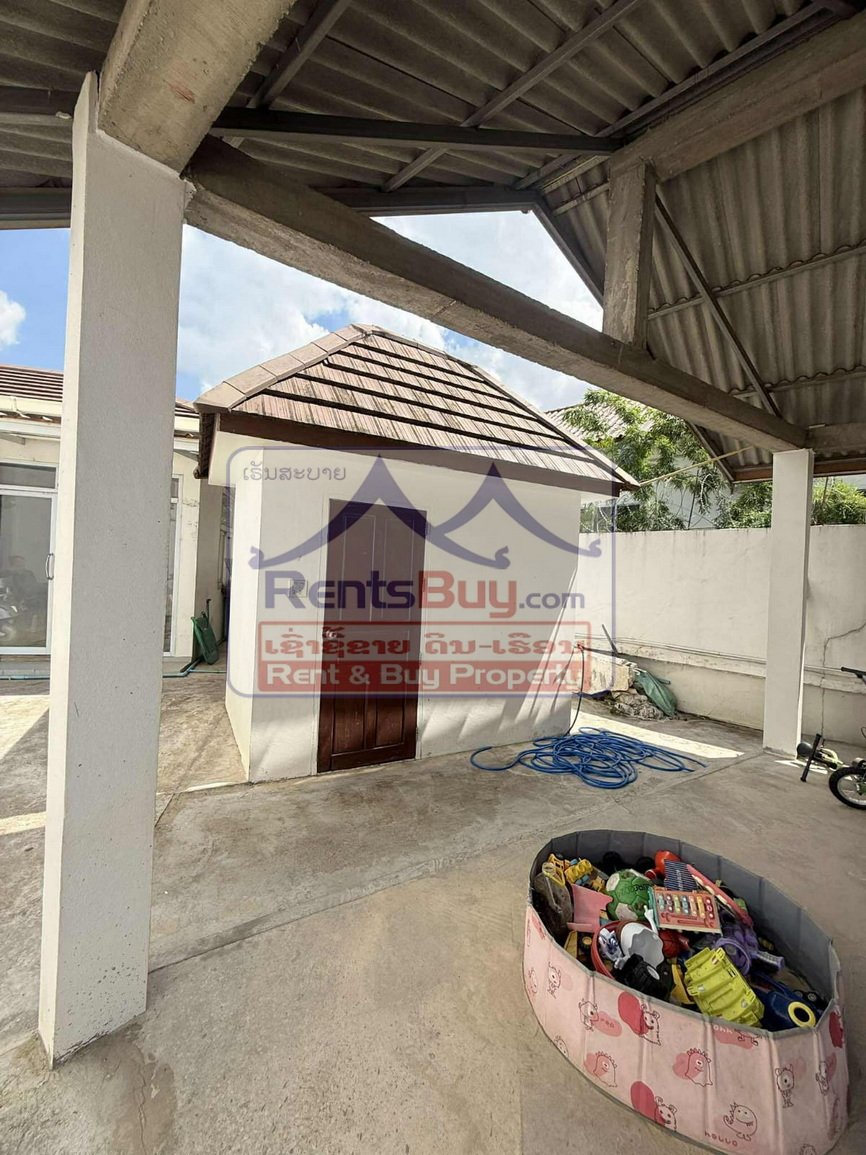 6635-Spacious 3-Storey Townhouse Near That Luang – 10 Rooms, 8 Bathrooms, Rooftop Terrace, 1,026 m² Land