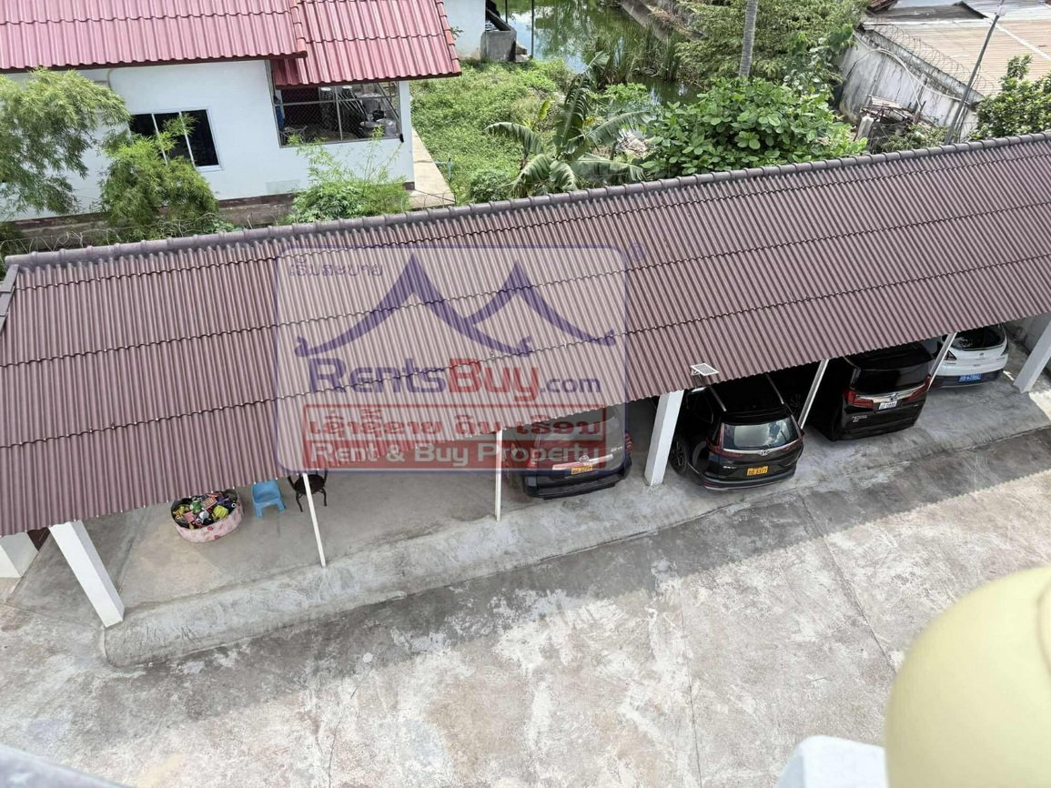 6635-Spacious 3-Storey Townhouse Near That Luang – 10 Rooms, 8 Bathrooms, Rooftop Terrace, 1,026 m² Land