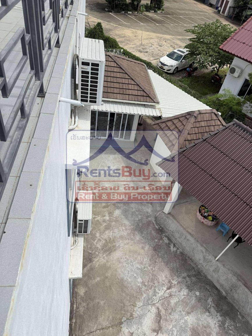 6635-Spacious 3-Storey Townhouse Near That Luang – 10 Rooms, 8 Bathrooms, Rooftop Terrace, 1,026 m² Land