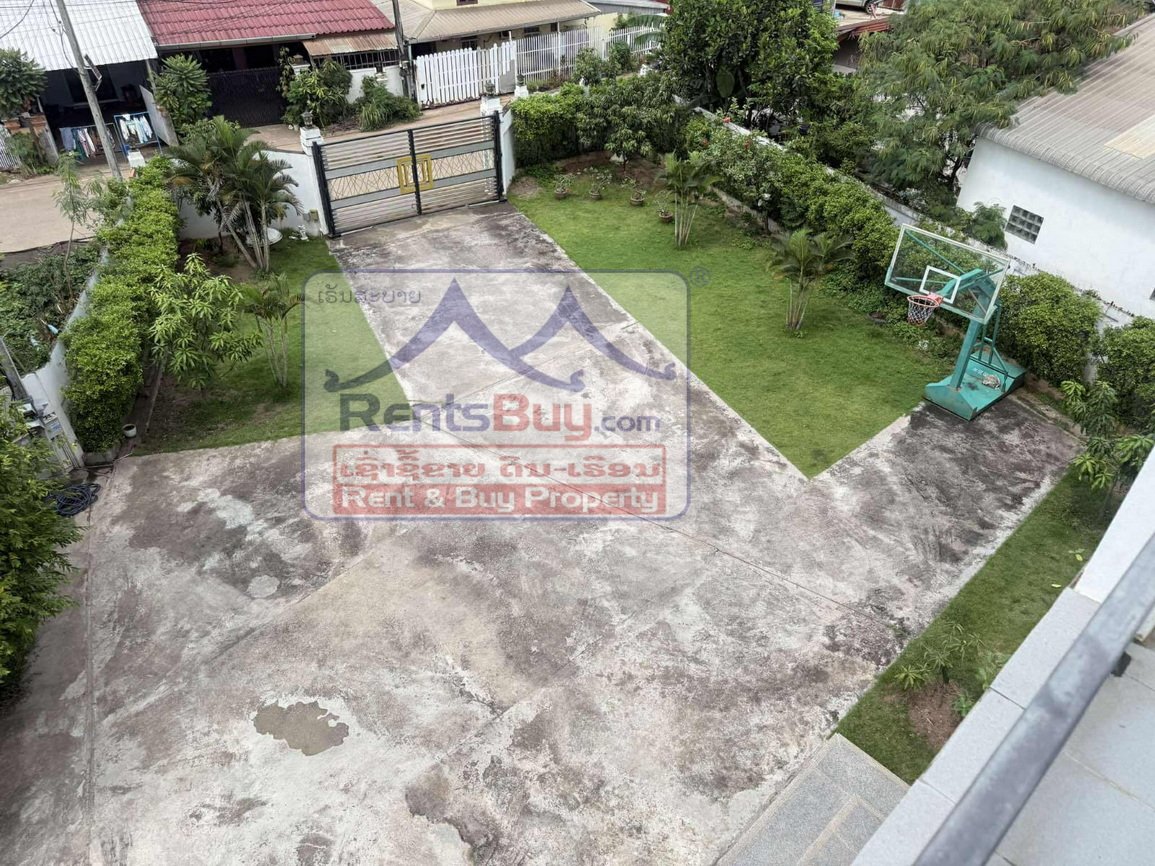 6635-Spacious 3-Storey Townhouse Near That Luang – 10 Rooms, 8 Bathrooms, Rooftop Terrace, 1,026 m² Land