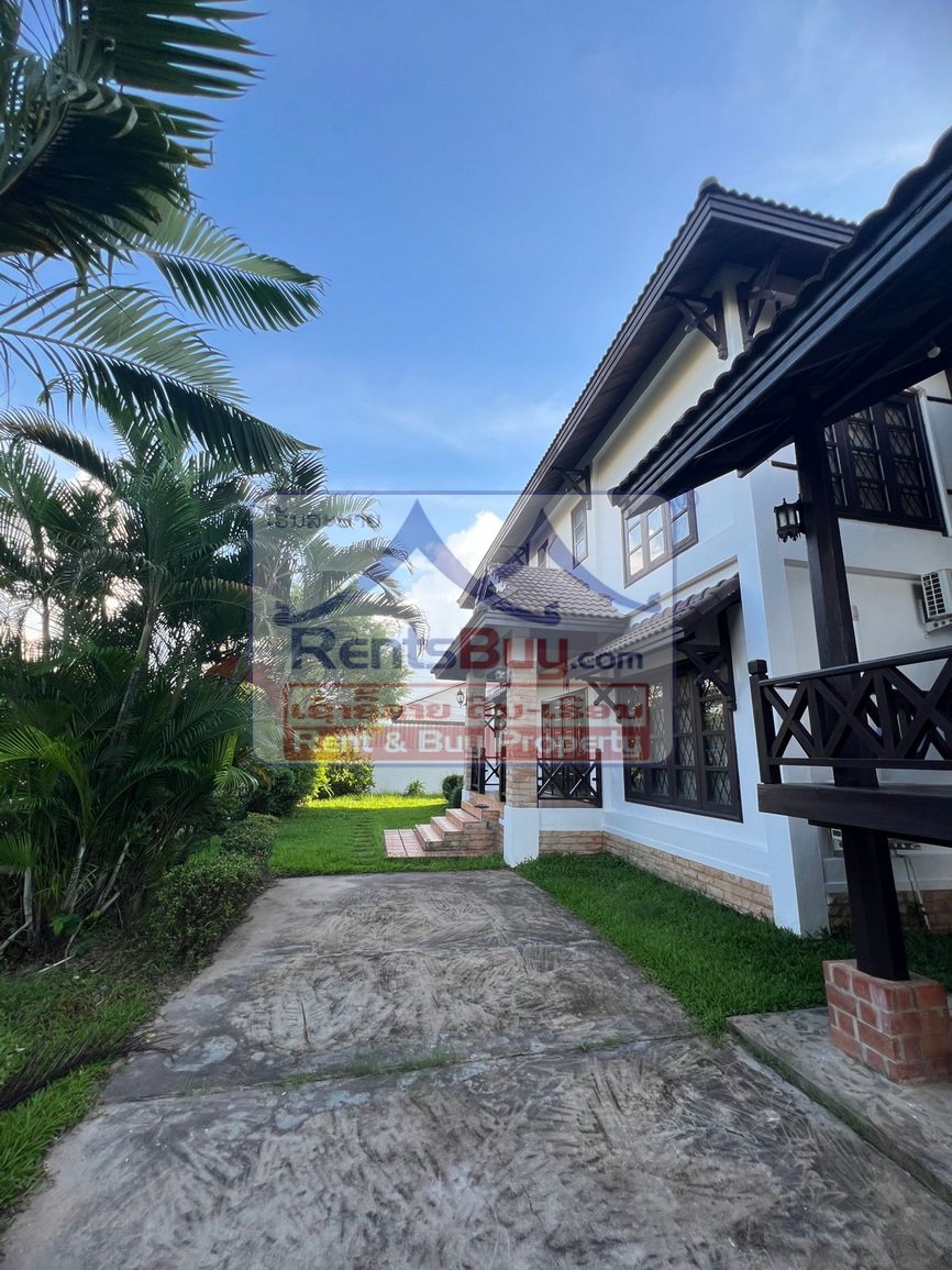 6618-Charming Lao-Style Villa for Lease in Central Vientiane – Spacious, Secure, Fully Furnished