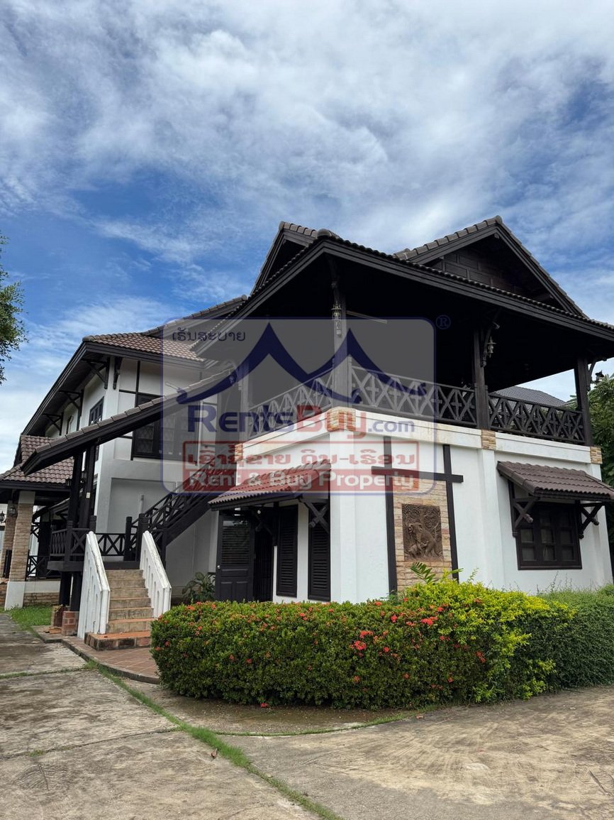 6618-Charming Lao-Style Villa for Lease in Central Vientiane – Spacious, Secure, Fully Furnished