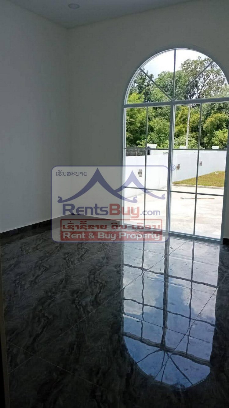 houseforsale04 6632-Turnkey Luxury Home Near Vientiane – Golf Course Views, 10-Car Parking, Owner Financing