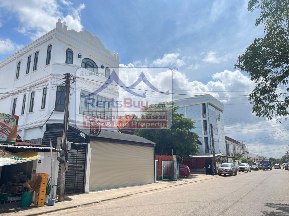 6617-Elegant 3-Story shophouse for Rent Near Patuxay – Ideal for Living or Business
