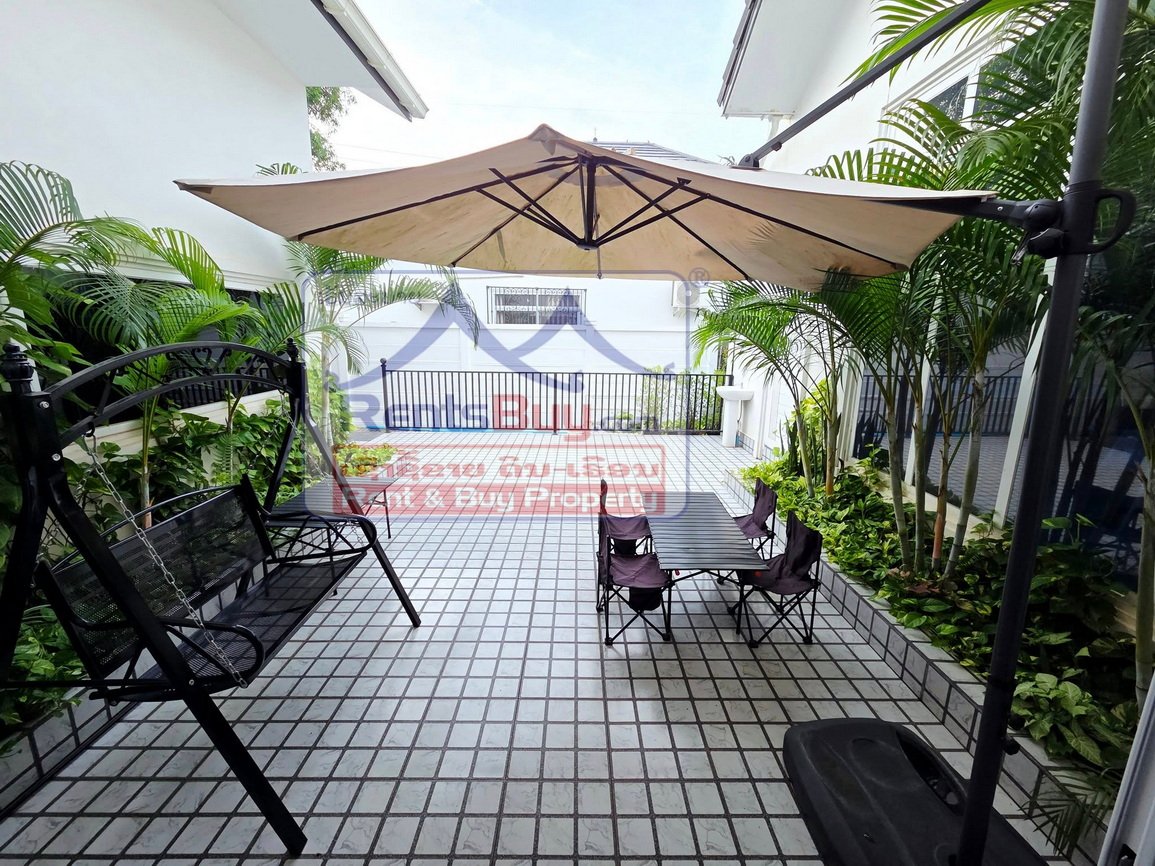 6629-Elegant 4-Bedroom Home Near That Luang Market – Spacious, Secure & Fully Furnished
