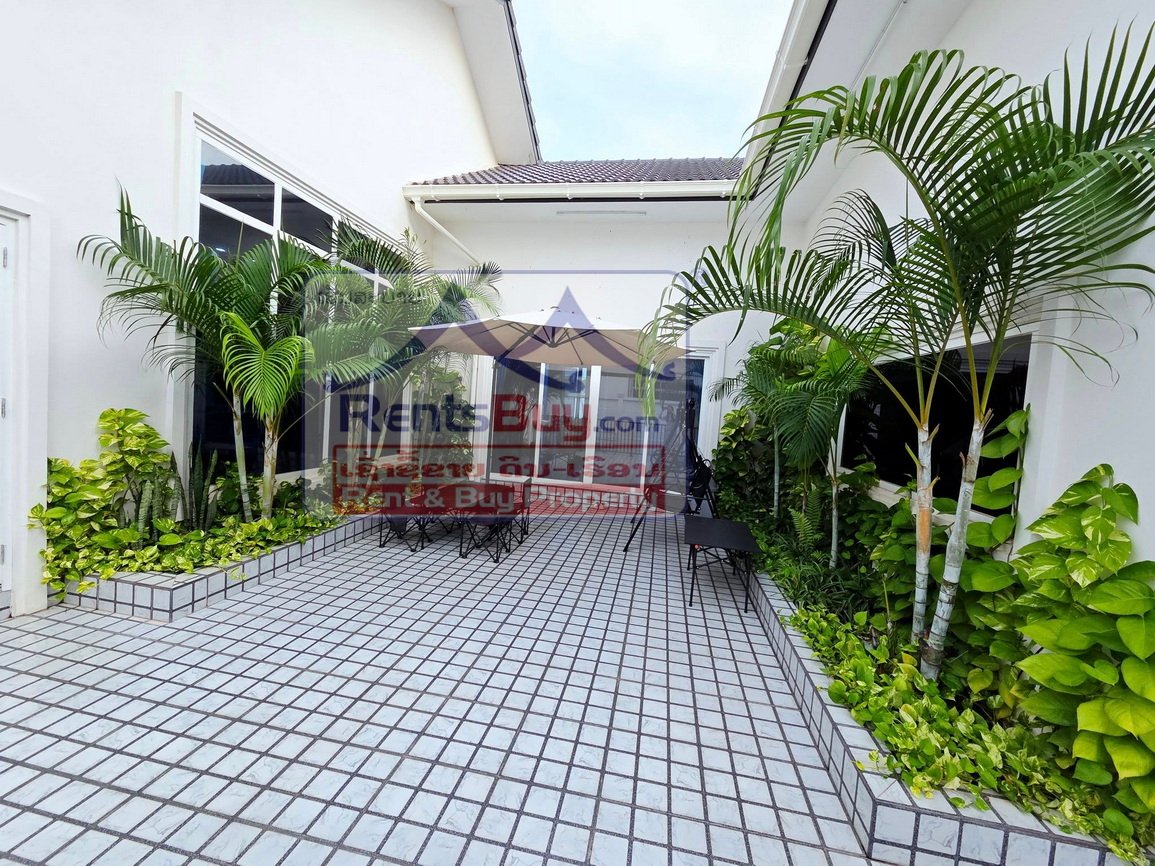 6629-Elegant 4-Bedroom Home Near That Luang Market – Spacious, Secure & Fully Furnished