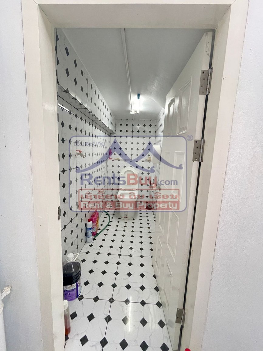6617-Elegant 3-Story shophouse for Rent Near Patuxay – Ideal for Living or Business