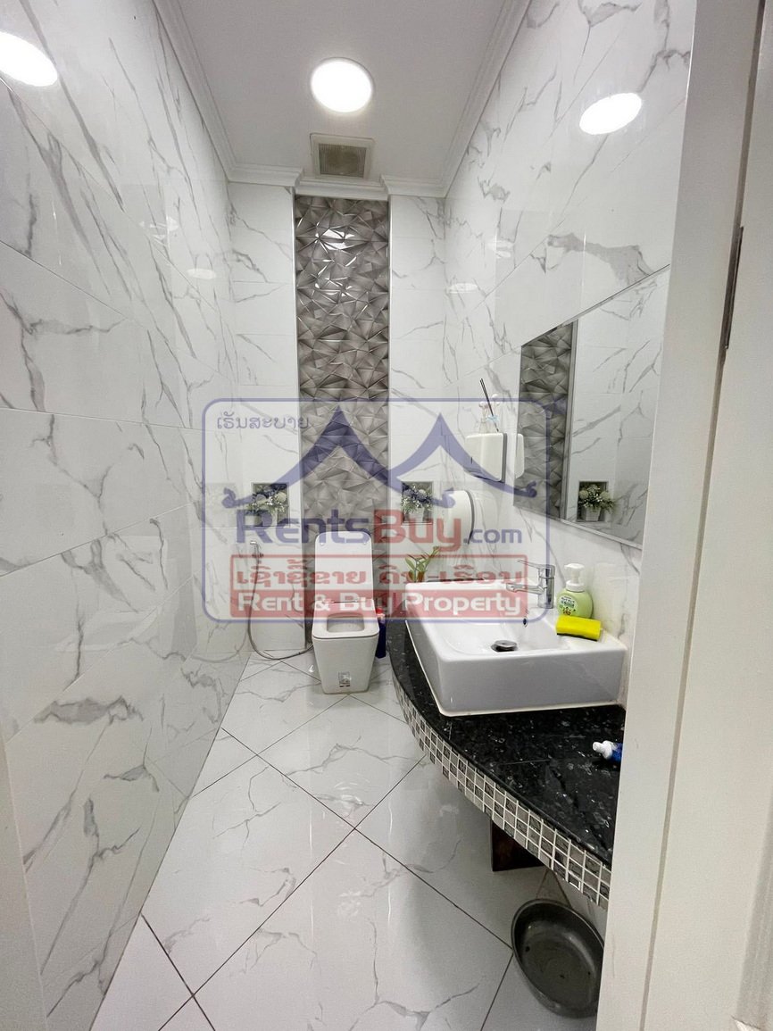 6617-Elegant 3-Story shophouse for Rent Near Patuxay – Ideal for Living or Business