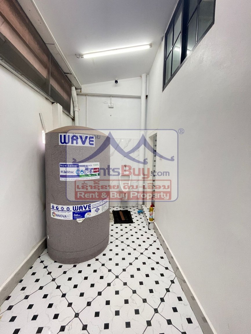 6617-Elegant 3-Story shophouse for Rent Near Patuxay – Ideal for Living or Business
