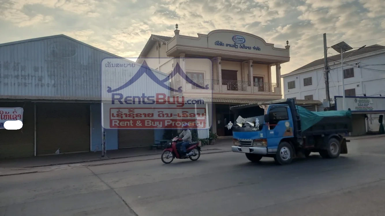 6621-Spacious 403 sqm Property for Rent Near Prestigious Law School – Prime Location!