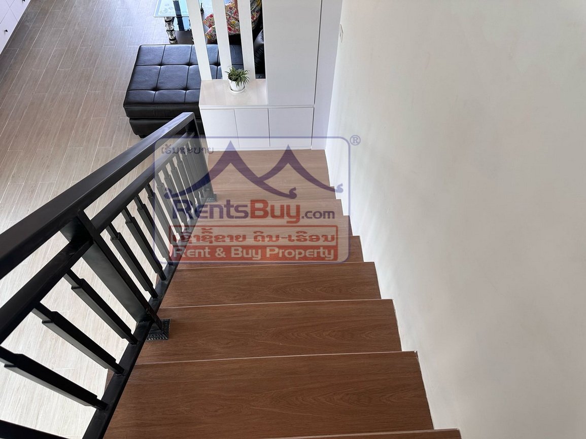 6708-Elegant Family Townhouse in the Prestigious 450-Year Road Area