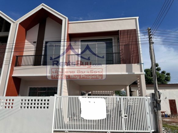 6708-Elegant Family Townhouse in the Prestigious 450-Year Road Area