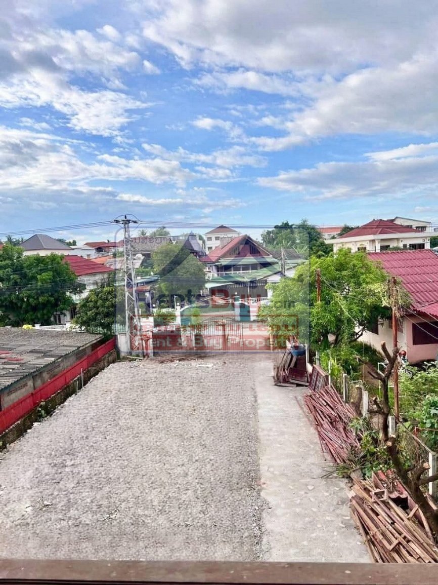 6673-Fully Furnished 3BR/4BA Home with Large Yard in Ban Nasai – $1,300/month
