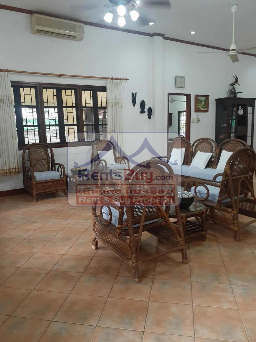 6713-Modern 5-Bedroom Residence for Rent in a Quiet, Well-Connected Neighborhood