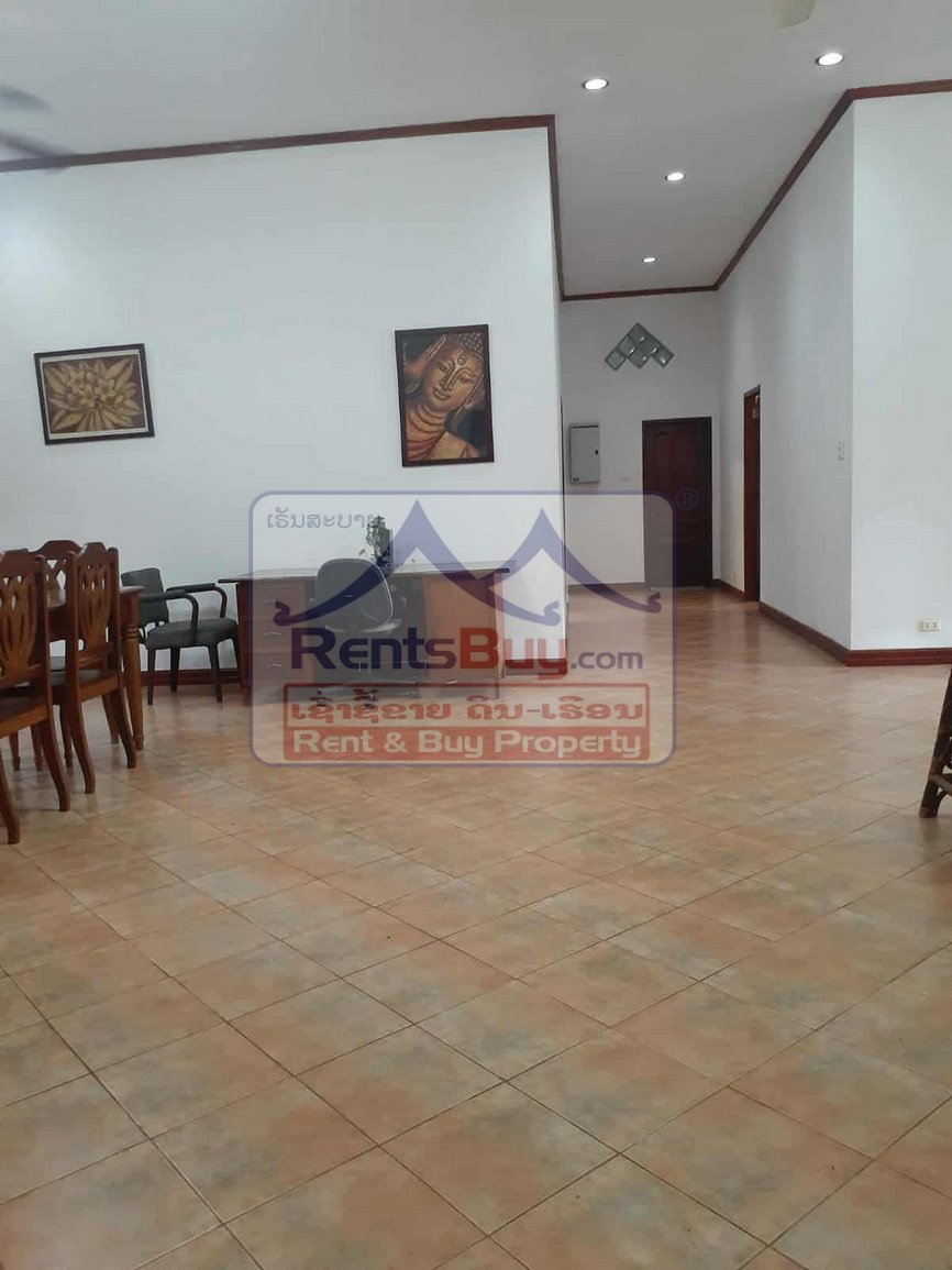 6713-Modern 5-Bedroom Residence for Rent in a Quiet, Well-Connected Neighborhood
