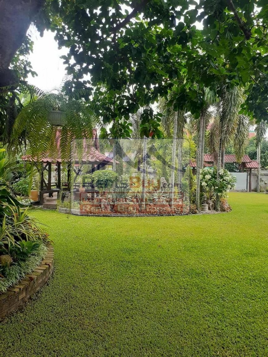 6713-Modern 5-Bedroom Residence for Rent in a Quiet, Well-Connected Neighborhood