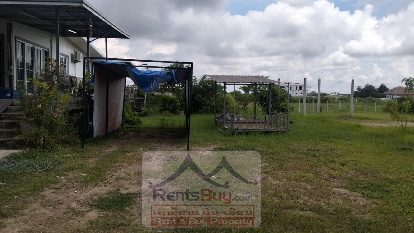 houseforsale03 6671-Charming 2-Bedroom Home on Large Plot in Hadxayfong District – $90,000