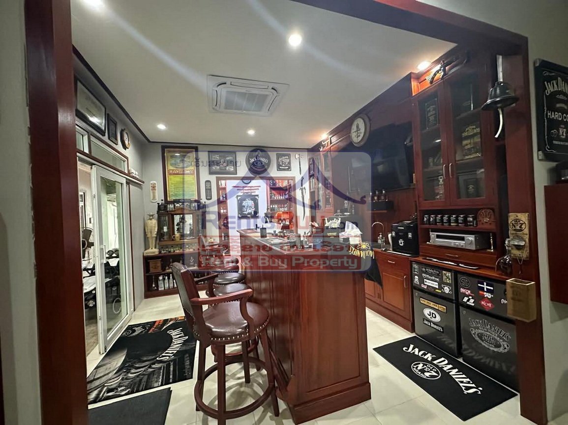 6703-Modern Luxury Villa with Guest House & Pool Near US Embassy – Hadxaifong District, Vientiane
