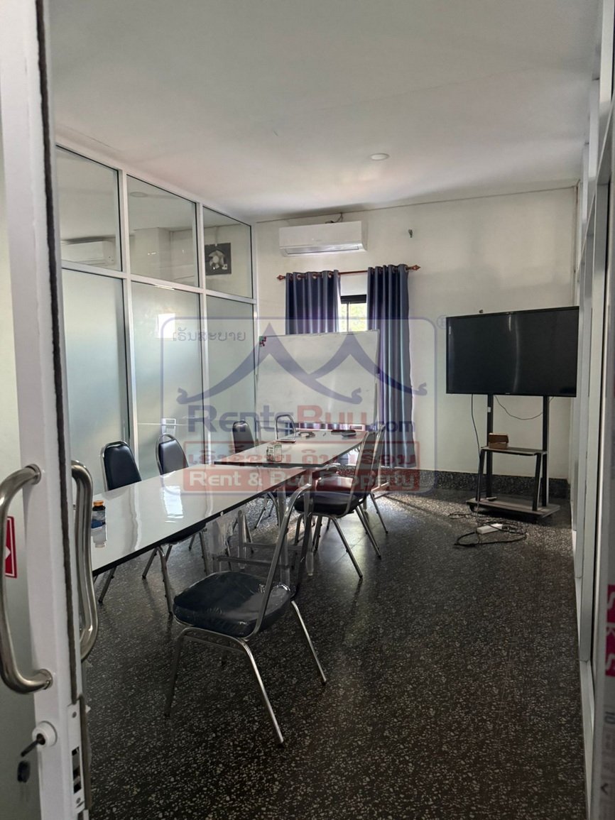 5962-Versatile Three-Story Shophouse for Rent Near Conference Hall – Perfect for Offices, Language Centers & Retail