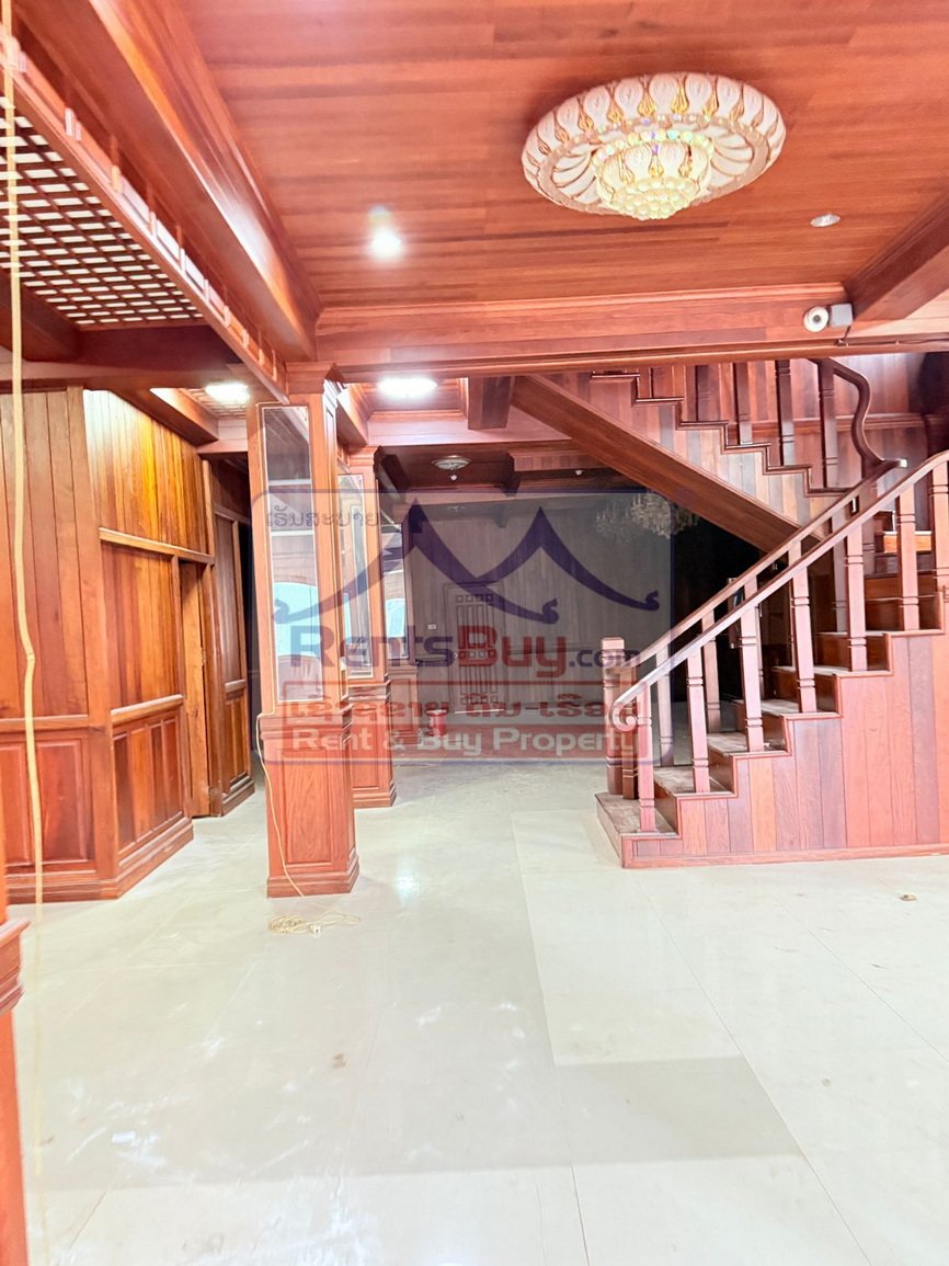 shophouseforrent01 6659-Versatile 3-Story Shophouse in Prime Vat Simeuang – Ideal for Office, Guesthouse, or Mixed Use