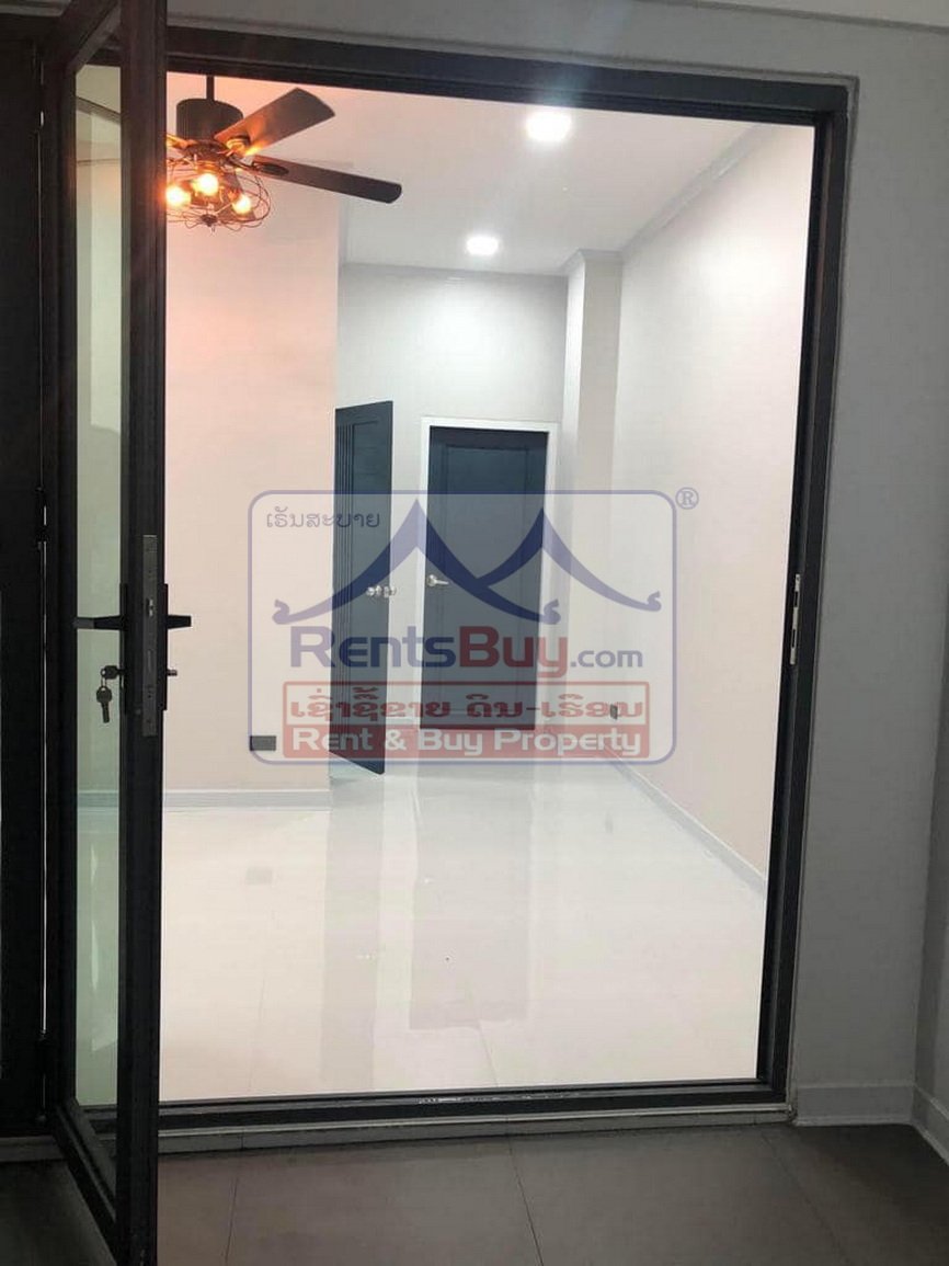 shophouseforrent01 6693-Stylish New Shophouse Ideal for Business or Living – 1 Min from Chinnay Mo Roundabout, Vientiane”