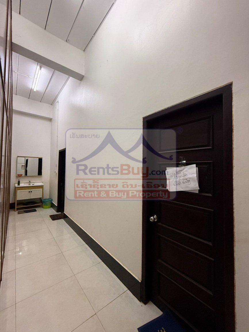 5962-Versatile Three-Story Shophouse for Rent Near Conference Hall – Perfect for Offices, Language Centers & Retail