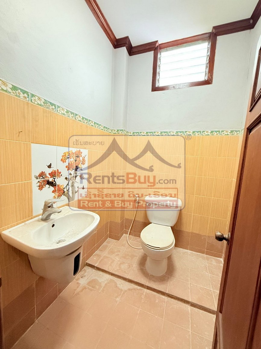 shophouseforrent02 6659-Versatile 3-Story Shophouse in Prime Vat Simeuang – Ideal for Office, Guesthouse, or Mixed Use