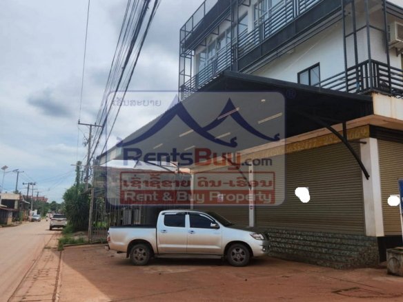 5962-Versatile Three-Story Shophouse for Rent Near Conference Hall – Perfect for Offices, Language Centers & Retail