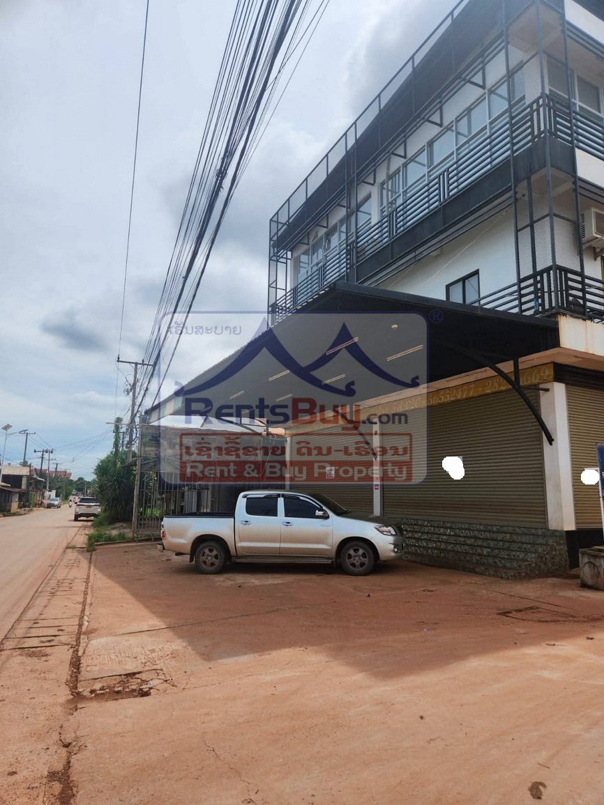 5962-Versatile Three-Story Shophouse for Rent Near Conference Hall – Perfect for Offices, Language Centers & Retail