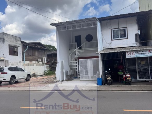 6688-Modern 2-Bedroom Townhouse for Rent Near Lao Telecom – $1,000/Month