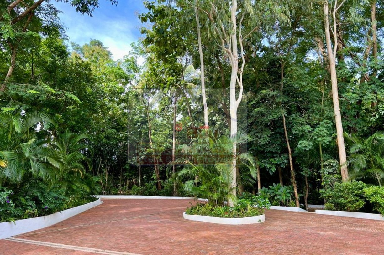 LAOLAKEHOUSE48 6751-Gold-Titled Waterfront Resort in Pristine Nature for sale, Just 35 km from Vientiane Capital