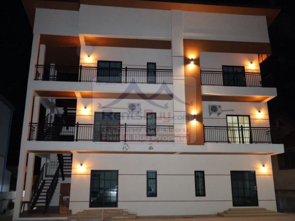 6728-Bedroom Studio Apartment: Modern, 3-Story Living Solution!