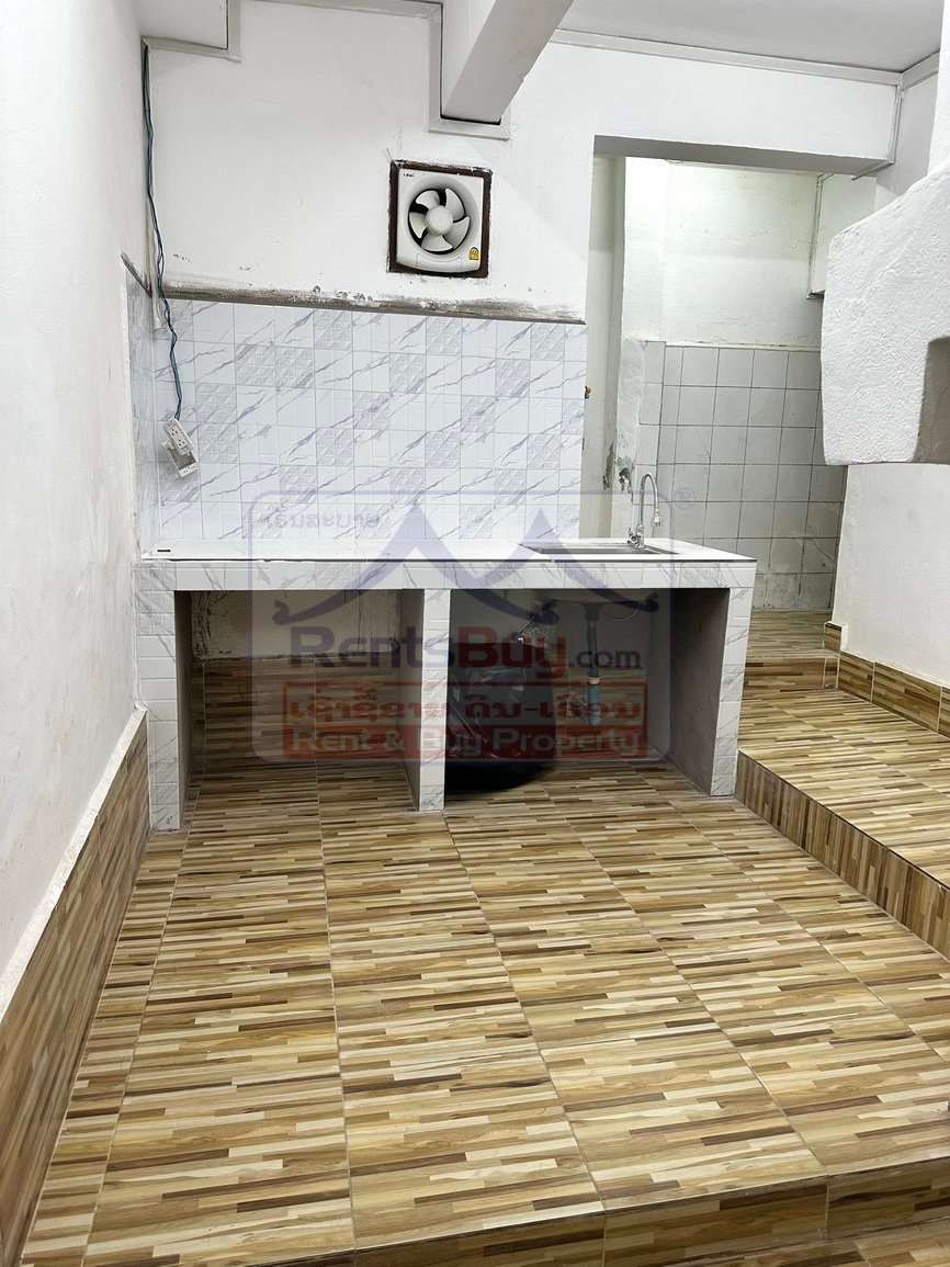 buildingforrent09 6743-Sisattanak District: Fully Furnished, Versatile Flat in Prime Expat Community