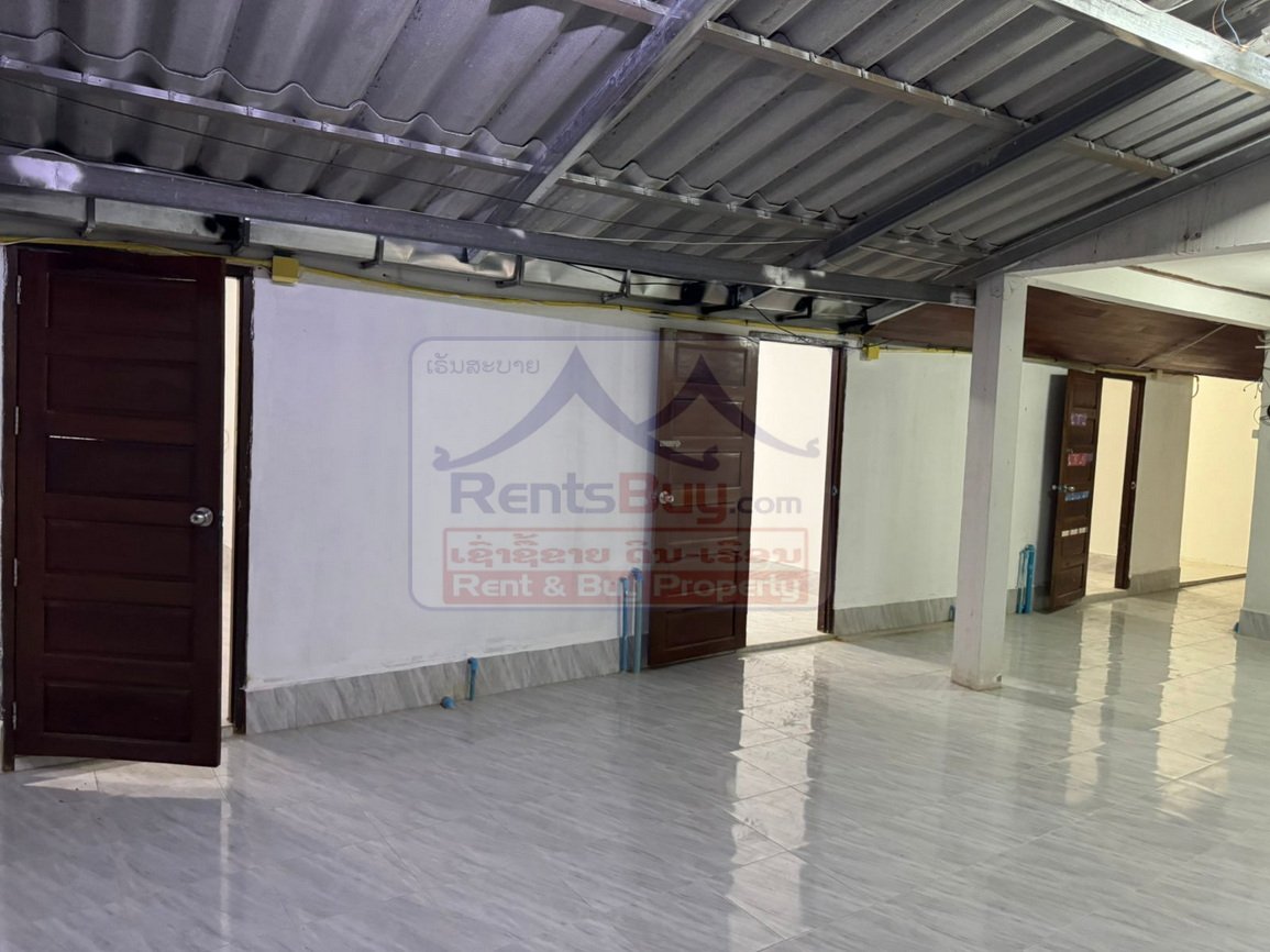 6756-Exceptional Two-Storey Villa: Prime Location & Ultimate Comfort
