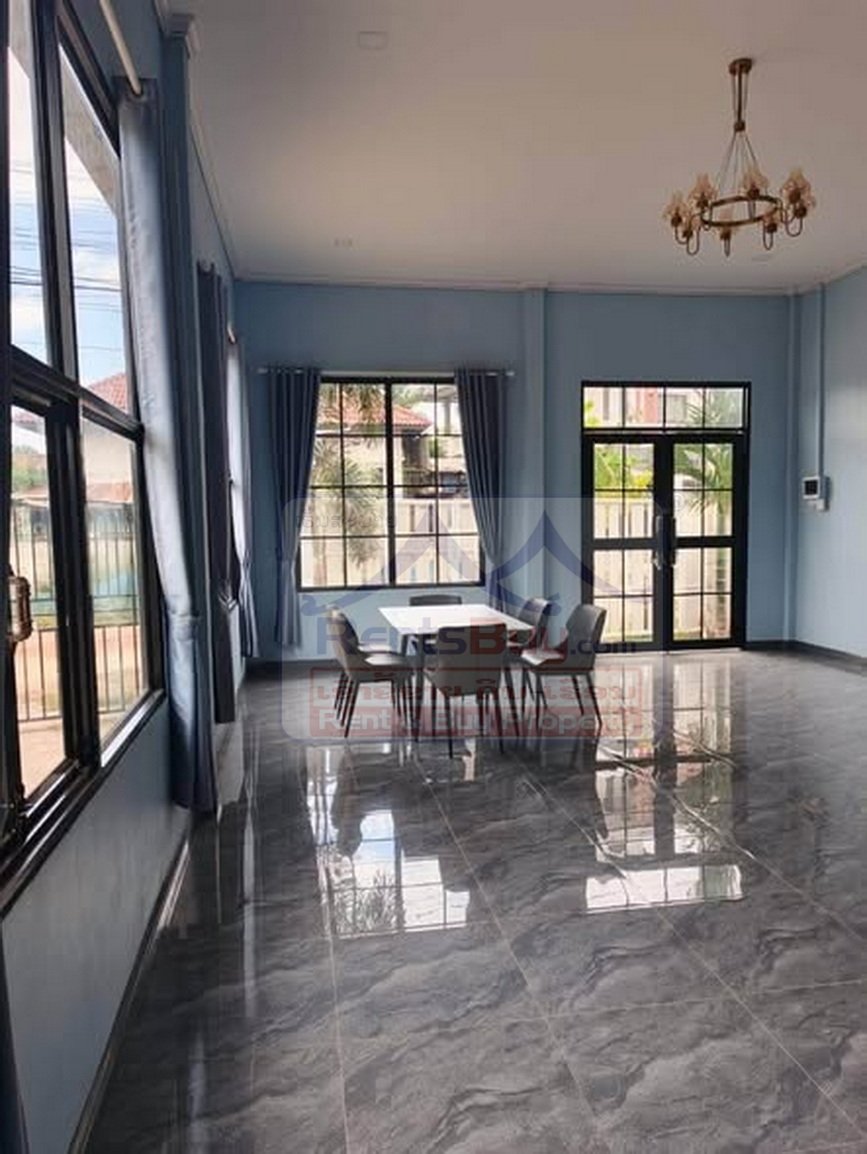 6738-Charming Rental Home Near National Circus (Excellent Access & Parking)