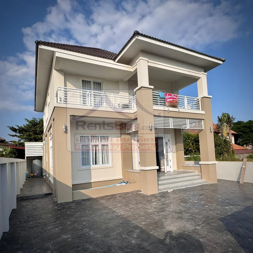 6720-Luxurious Two-Storey Villa for Rent in Sisattanak District