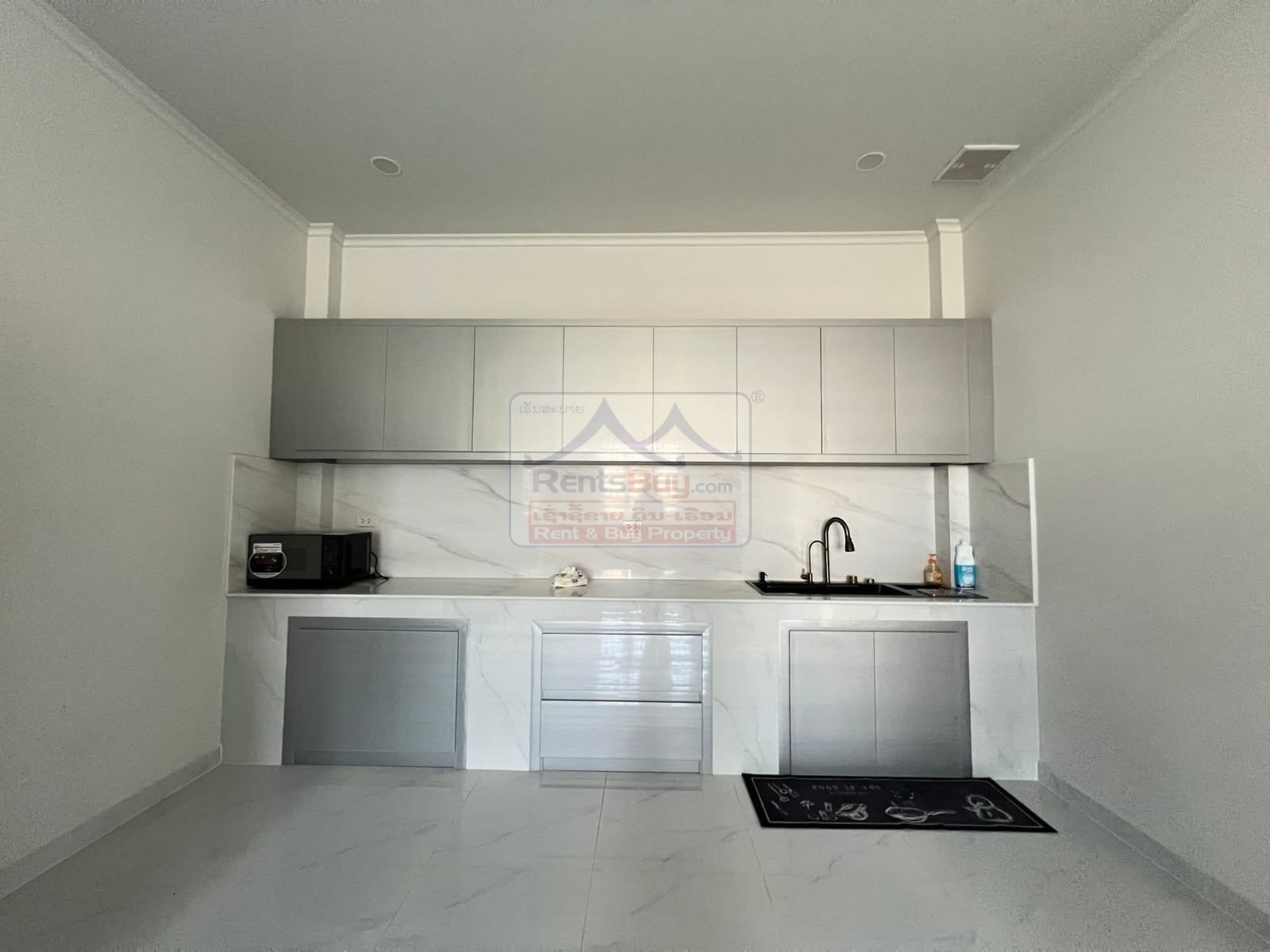 6720-Luxurious Two-Storey Villa for Rent in Sisattanak District