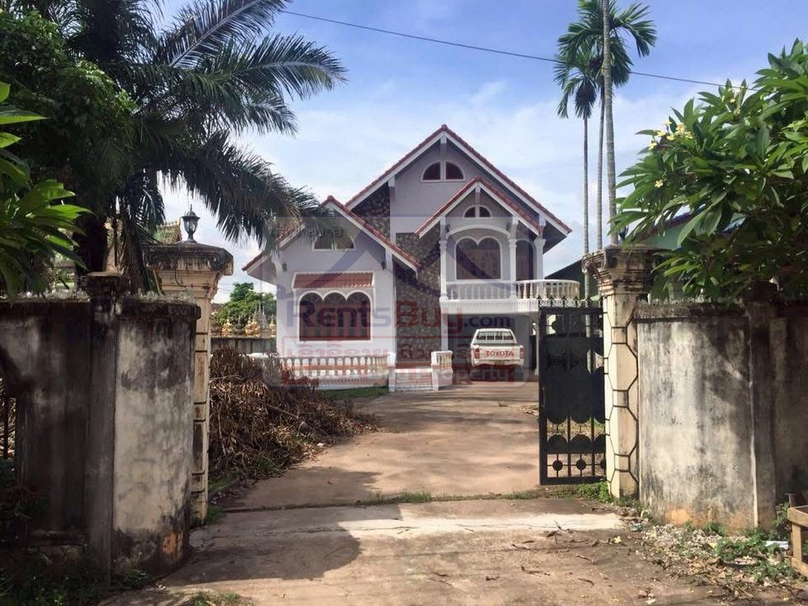 6756-Exceptional Two-Storey Villa: Prime Location & Ultimate Comfort