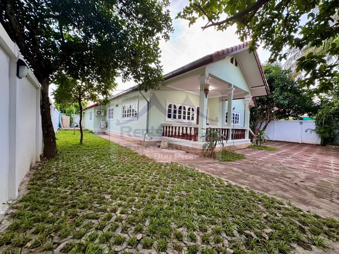 6733-Elegant 3-Bedroom House for Rent in Prime Sisattanak District