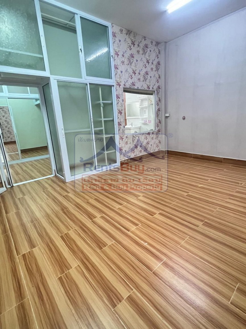 houseforrent08 6721-Elegant 5-Bedroom Villa for Rent near Wattay Airport, Vientiane