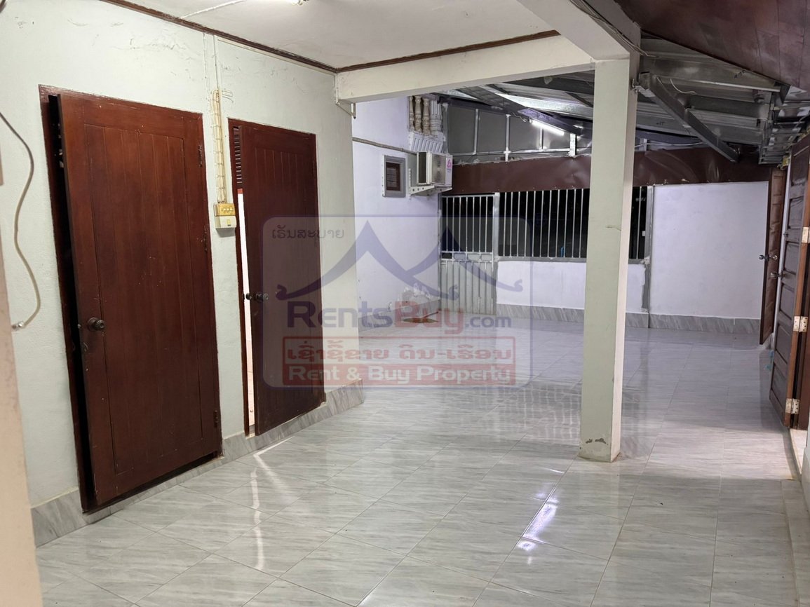6756-Exceptional Two-Storey Villa: Prime Location & Ultimate Comfort
