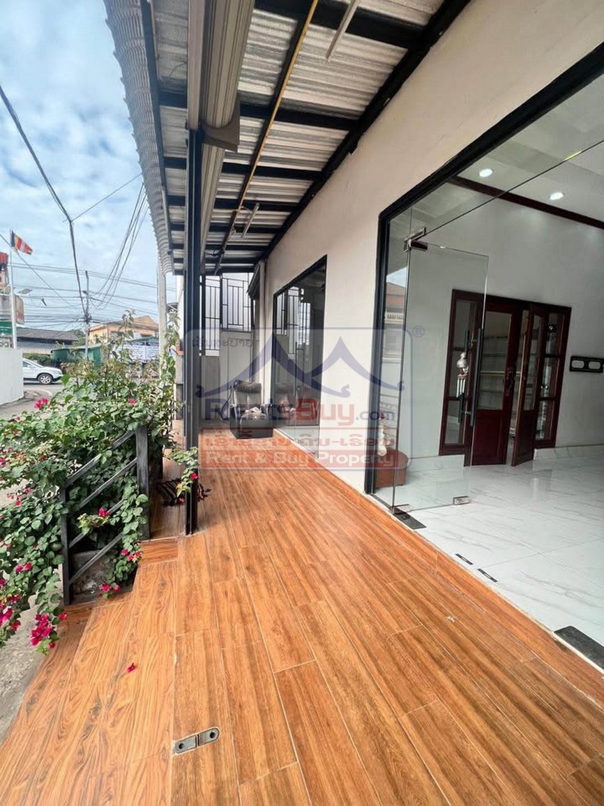 houseforrent09 6721-Elegant 5-Bedroom Villa for Rent near Wattay Airport, Vientiane