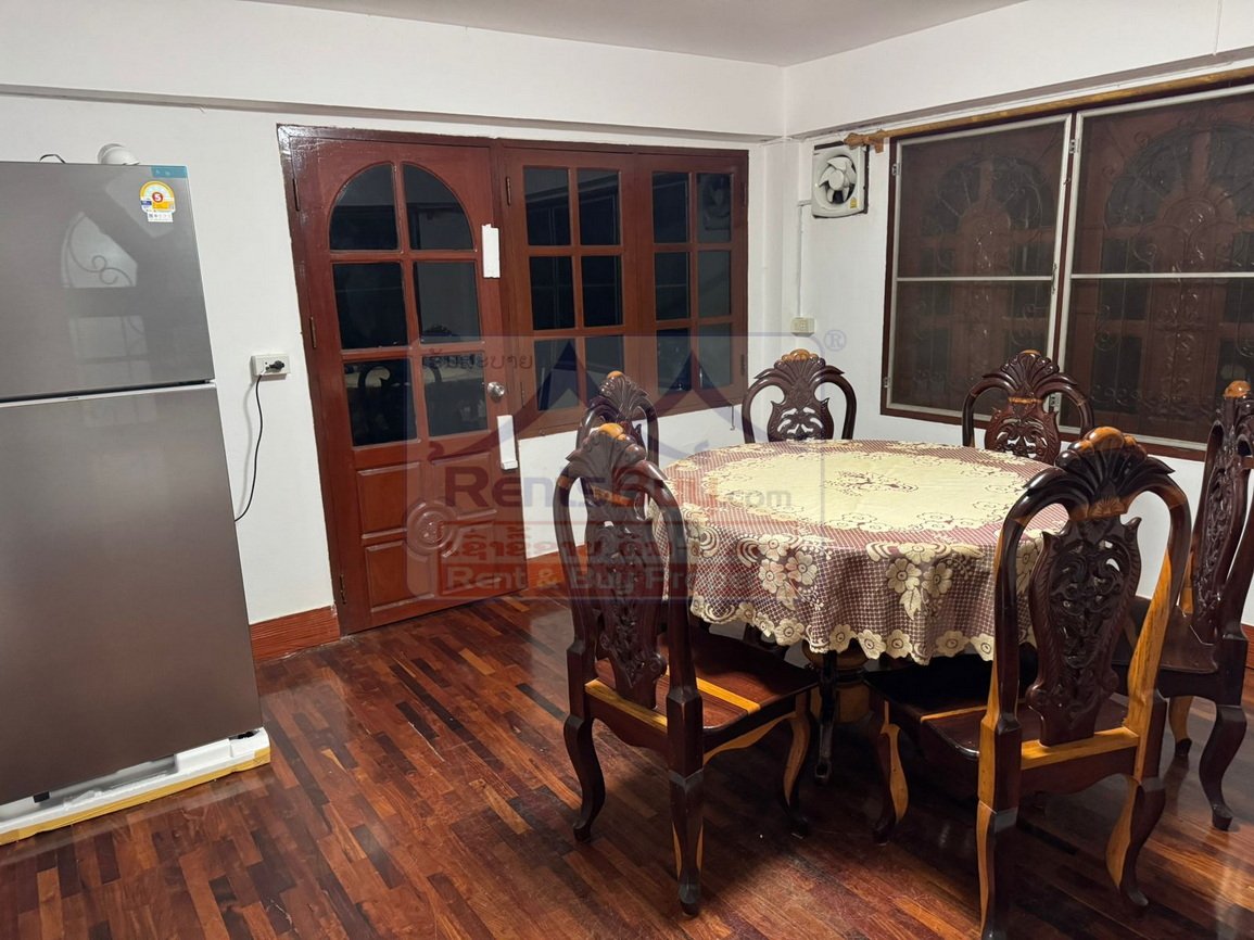 6756-Exceptional Two-Storey Villa: Prime Location & Ultimate Comfort