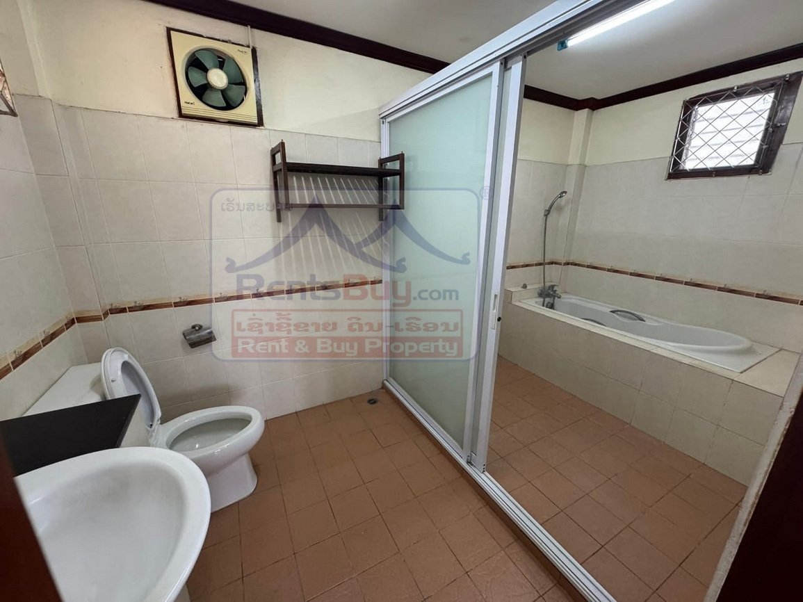 6725-Beautiful Living: Stylish, Furnished House in Safe Sisattanak District