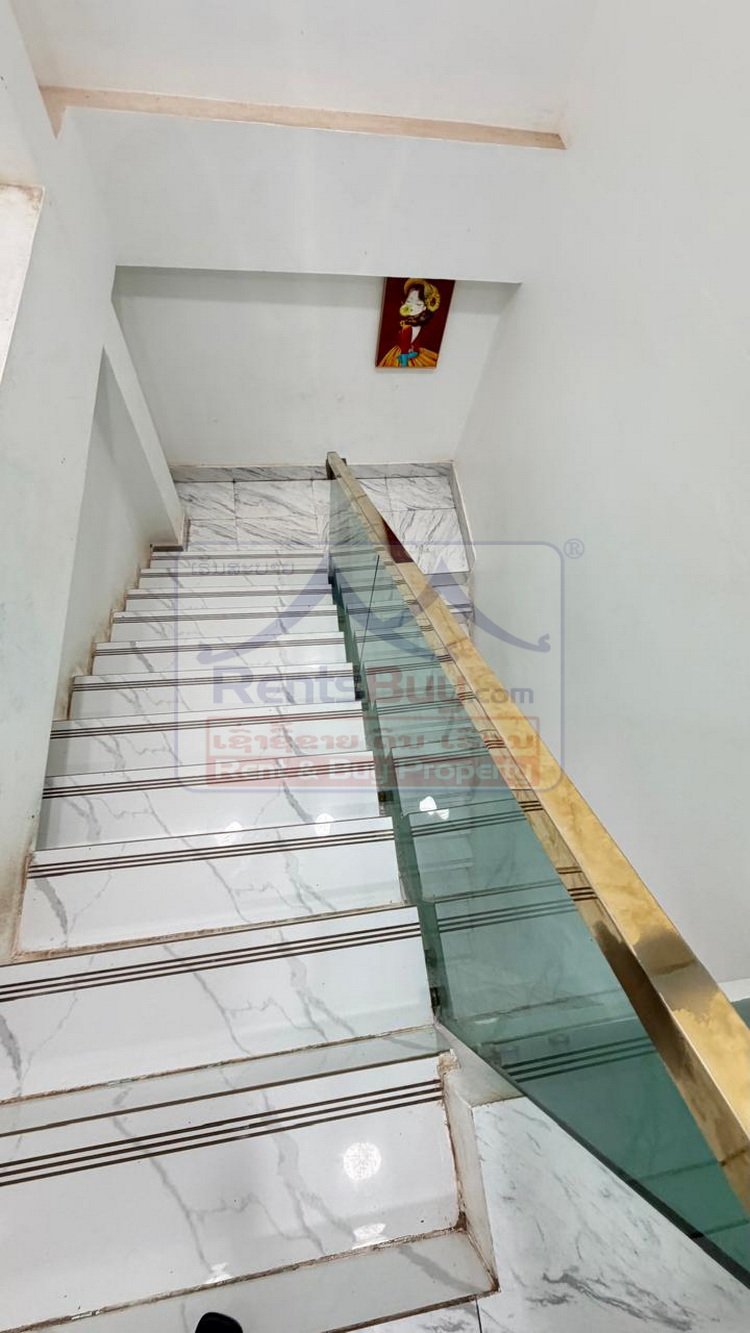 houseforrrent02 6736-Spacious Modern Two-Story Home Near Sangjiang Market