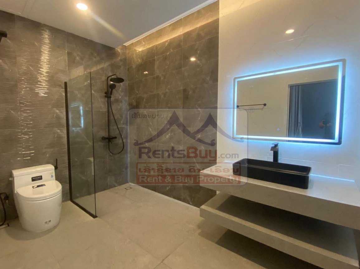 houseforsale04 6745-Outstanding 4-Bedroom Family Residence on 803 m² Plot with Prime Accessibility